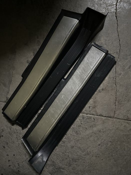 Накладки на пороги Мерседес W140