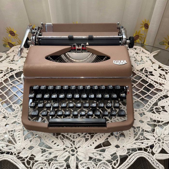 masina de scris Diana FUNCTIONALA