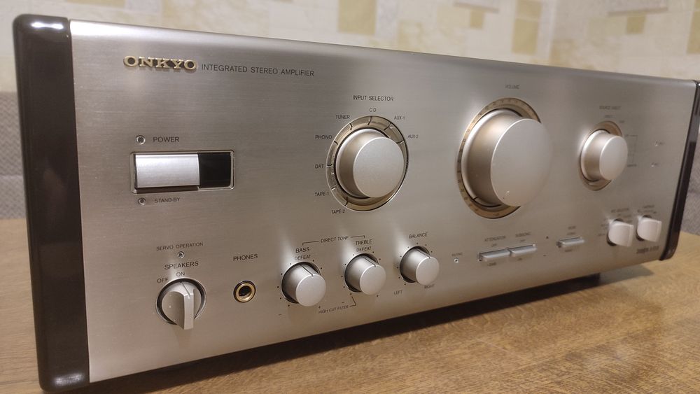 Продам Onkyo Integra A-919