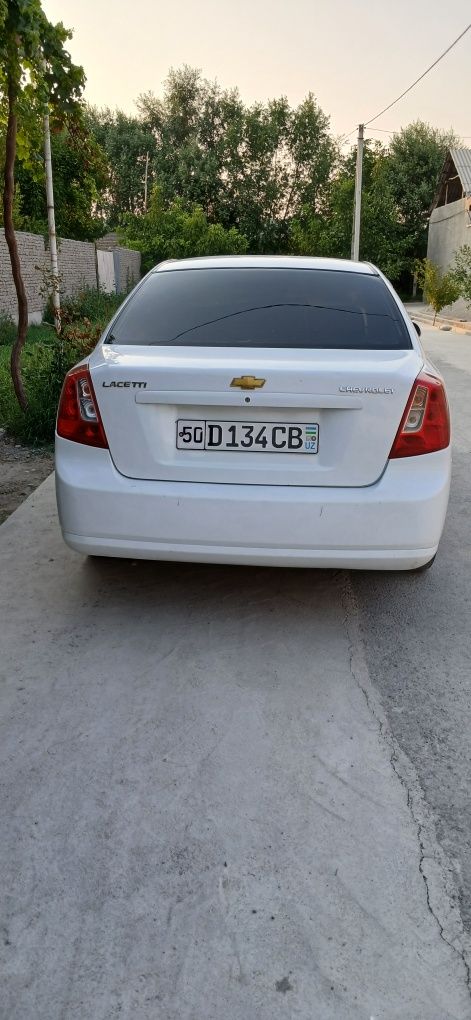 Lasetti 2009 sotiladi yoki barter