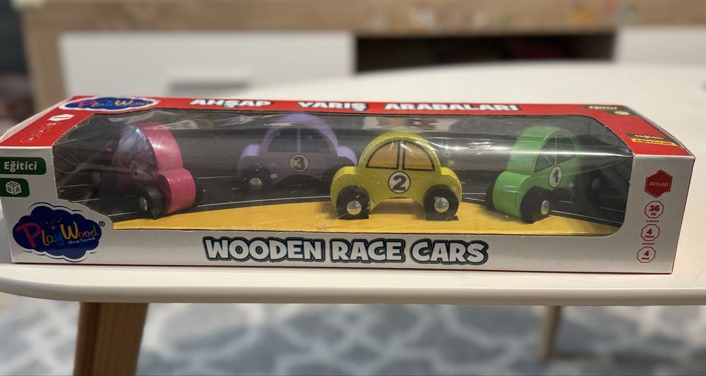 PlayWood/ образователна играчка - дървени  коли - 4 части