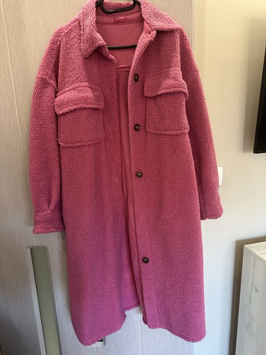 Розаво палто без никакви забележки