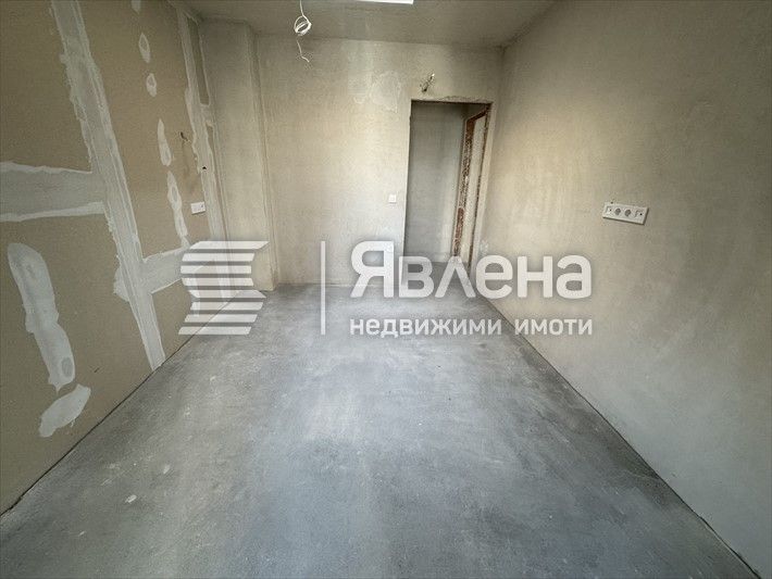 Просторен 4-стаен апартамент със спираща дъха глед