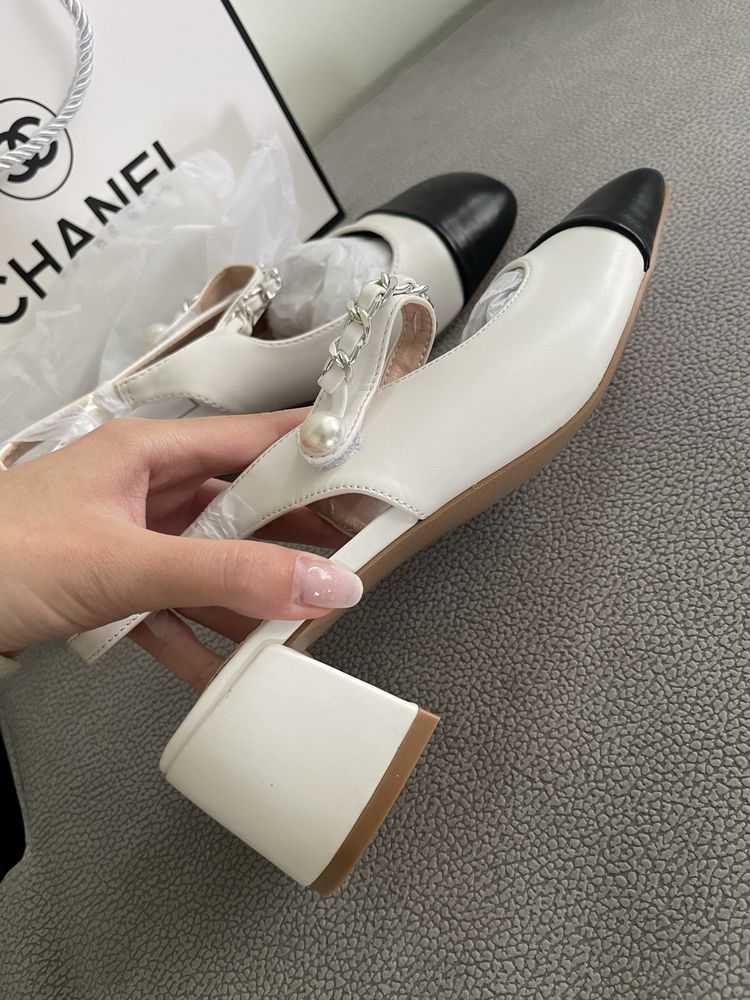 Обувки Chanel Шанел златни бели бежови розови лилави черни сребърни