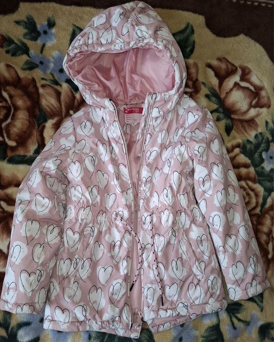 Продам куртку на девочку