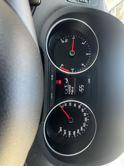 Vand Volkswagen polo 1,4 TDI  2015 pret 6000euro