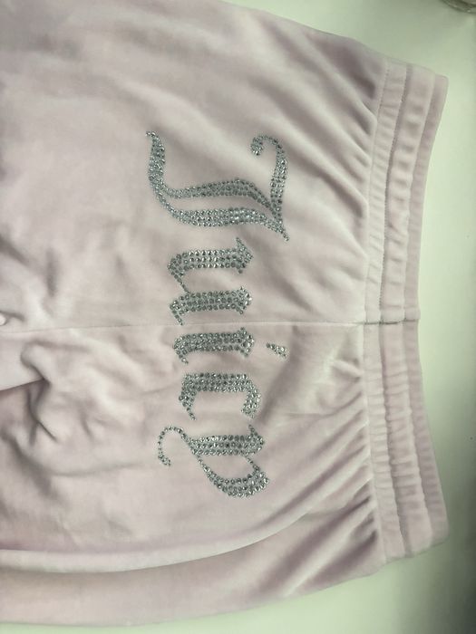 Juicy couture долнище (има малка дупка по шева към края на крачола)