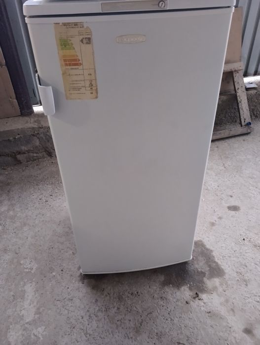 Xolodilnik satiladi. Taza islep turipti