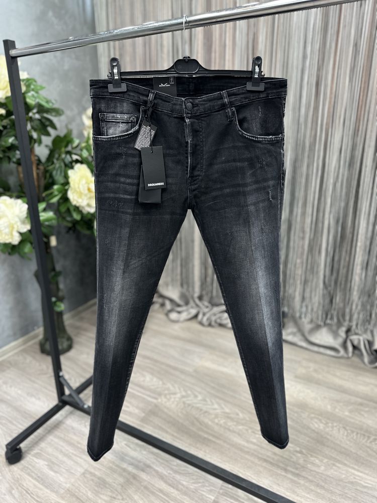 Blugi dsquared2 (marimi 50’L- 52’xl - 54’xxl - 56’3xl - 58’4xl )