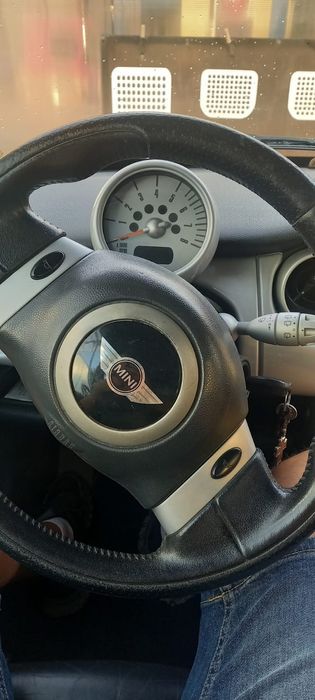 Mini Cooper
An 2002