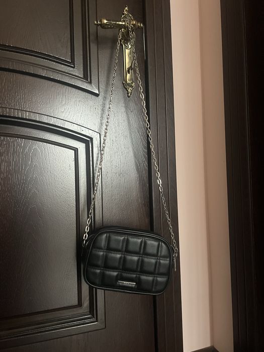 Черна дамска чанта