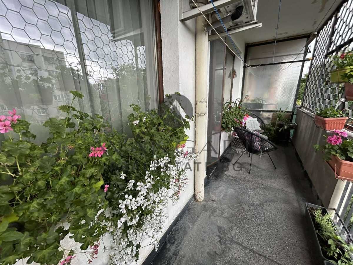 Продава се Тристаен апартамент в Пловдив, Кючук Париж - 100 кв.м за 1750 €/кв.м - Снимка #9