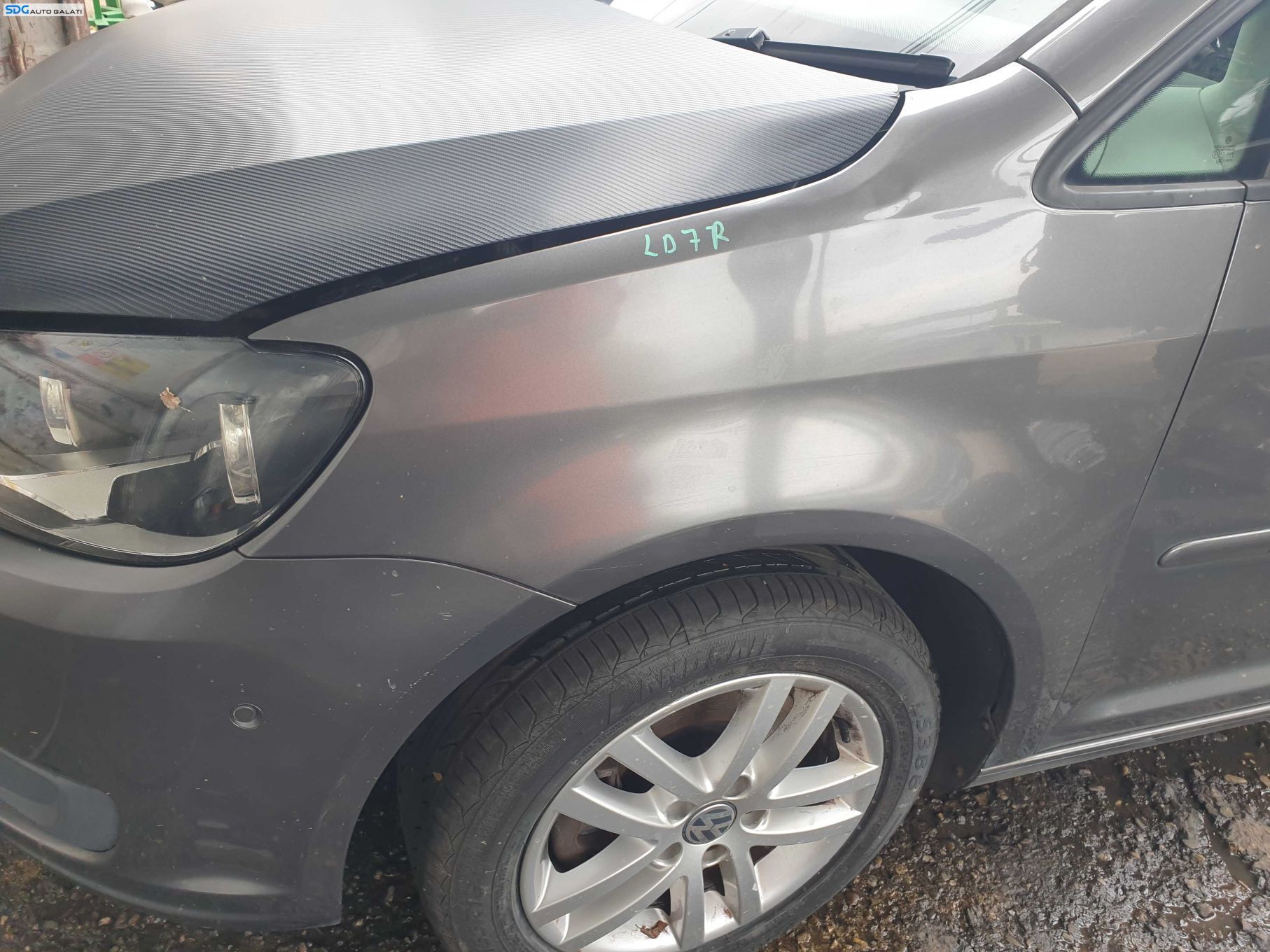 Aripa Stanga Fata cu Imperfectiune Volkswagen Touran 1T3 2010 - 2015 Culoare LD7R [K5520]