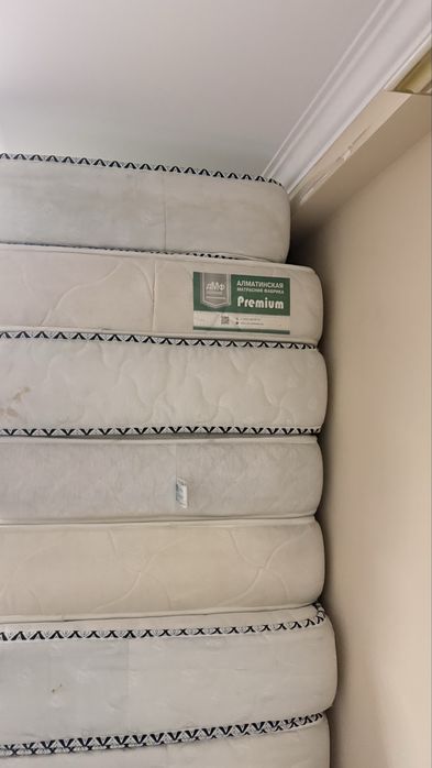 Прадаются матрасы б/у