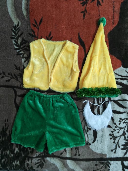 Новогодние костюмы: зайчик и гномик