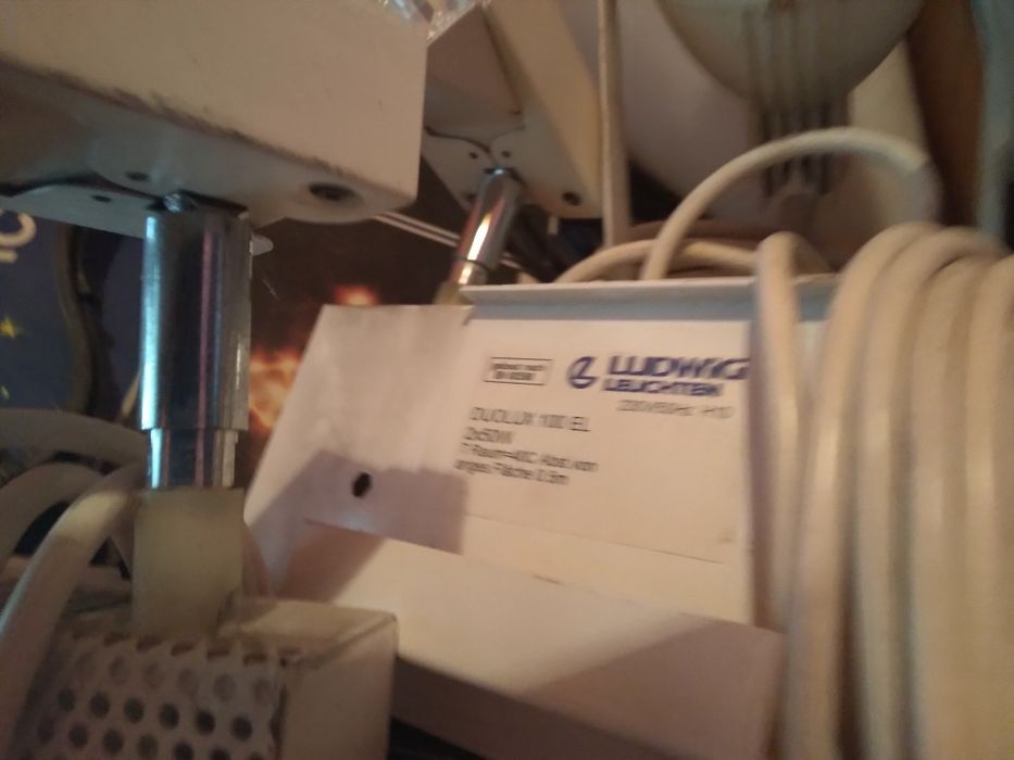 Lampa cu leduri si suport prindere.