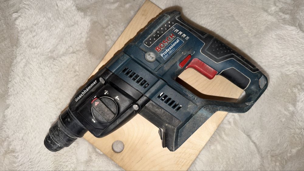 Акумулаторен перфоратор BOSCH