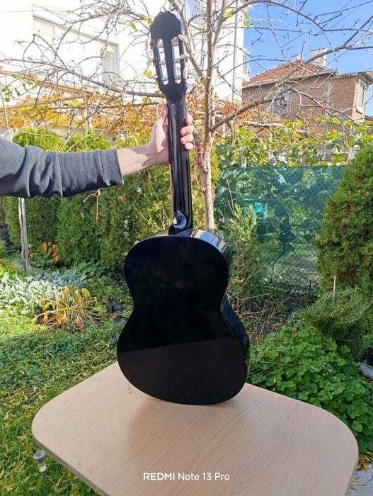 Класическа китара
Цена 120 лв