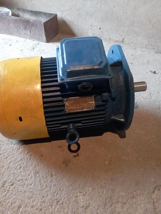 Двигатель асинхронный