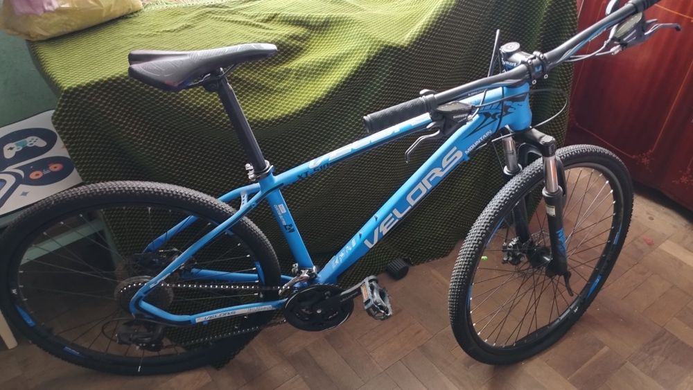 Vând bicicletă velors !