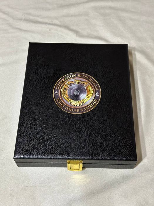 Premium futlyari na zakaz visokaya kachestva