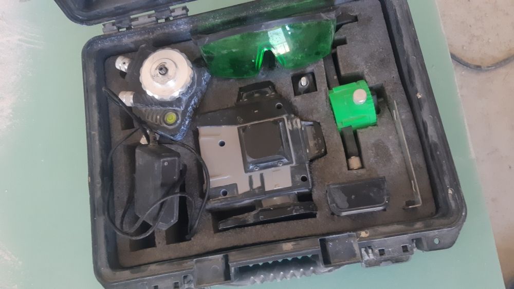 Лазерный уровень оригинал