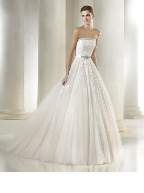 Дизайнерска булчинска рокля San Patrick (Pronovias)