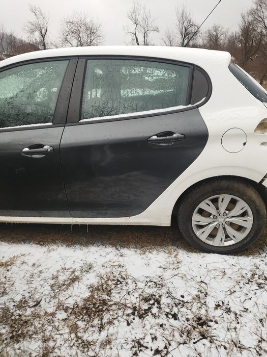vind uși ,bara, haion, elemente caroserie Peugeot 208