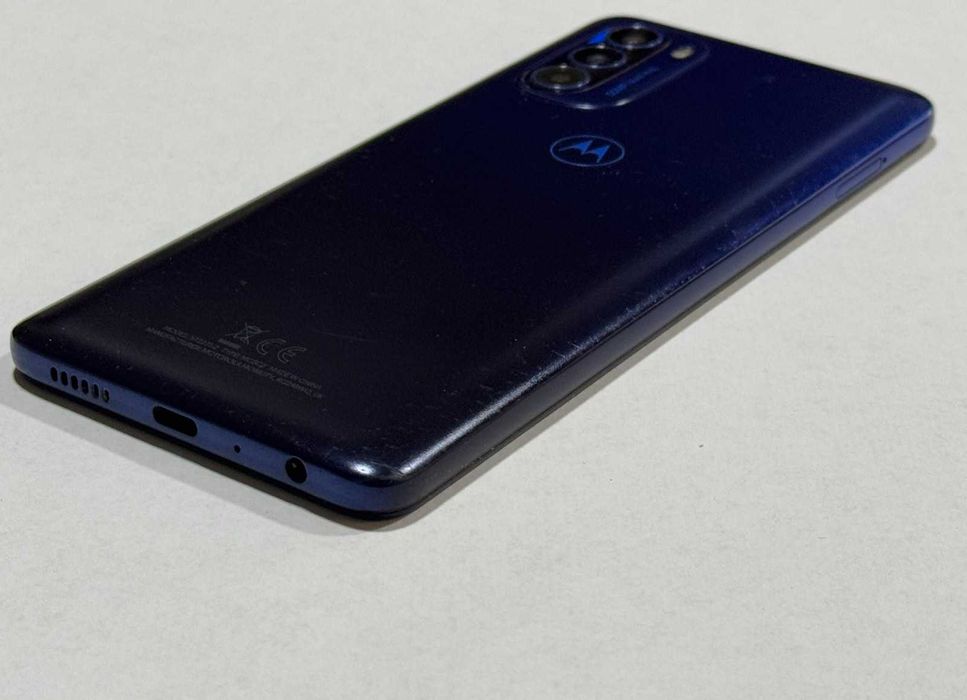 Продавам Motorola Moto G51