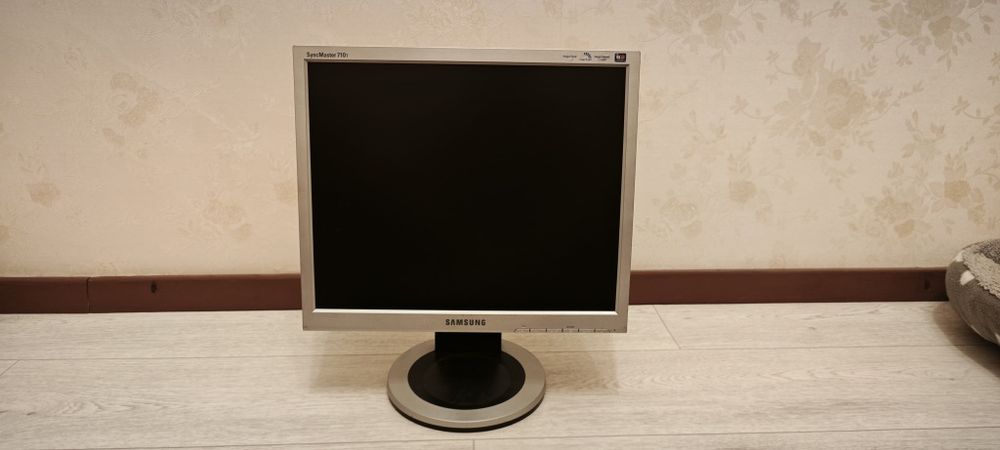 Монитор Самсунг 17"