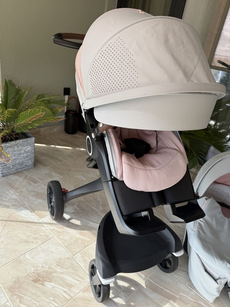 Бебешка количка Stokke Xplory, модел 2021 – розово/сиво