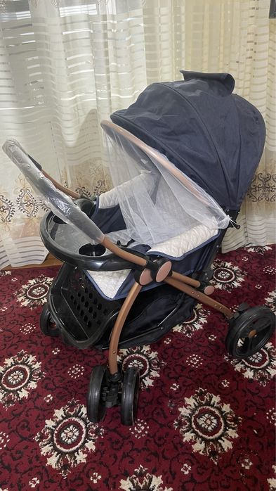 Коляска сотилади