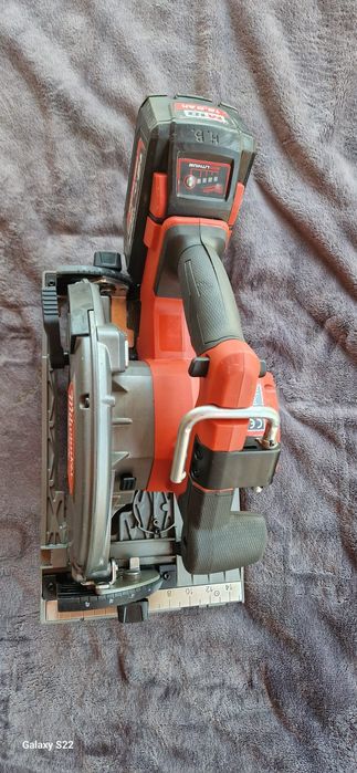 Milwaukee circular pe acumulator