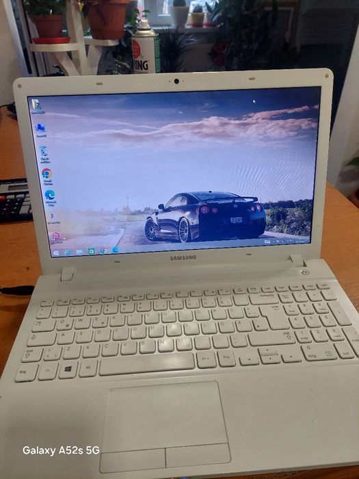 Laptop Samsung slim