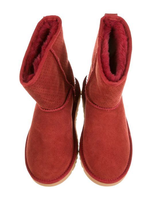 Cizme UGG SUA piele intoarsa rosii rosu marimea 35.5 - 36 - 799 RON