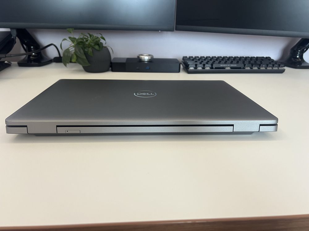 Лаптоп Dell Inc. Latitude 5531