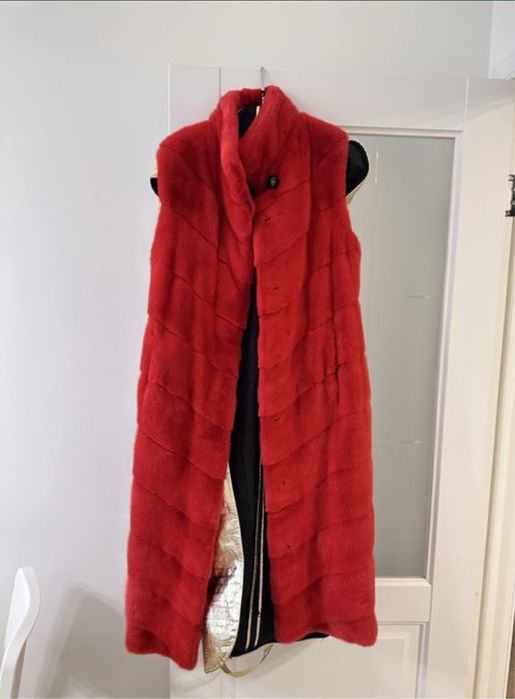 Норвковая шуба безрукавка