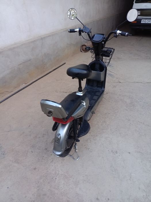 Skuter soriladi 14 le