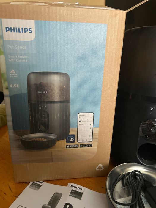 Интелигентна хранилка с камера PHILIPS