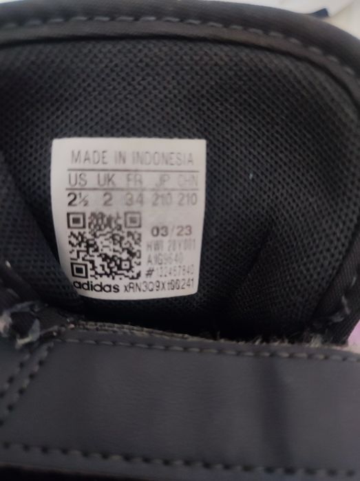 Маратонки ADIDAS  ном.35