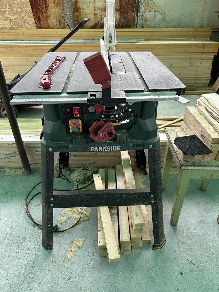 Fierastrau circular de masa PARKSIDE PTKS 2000 H5, cu ghidaj laser