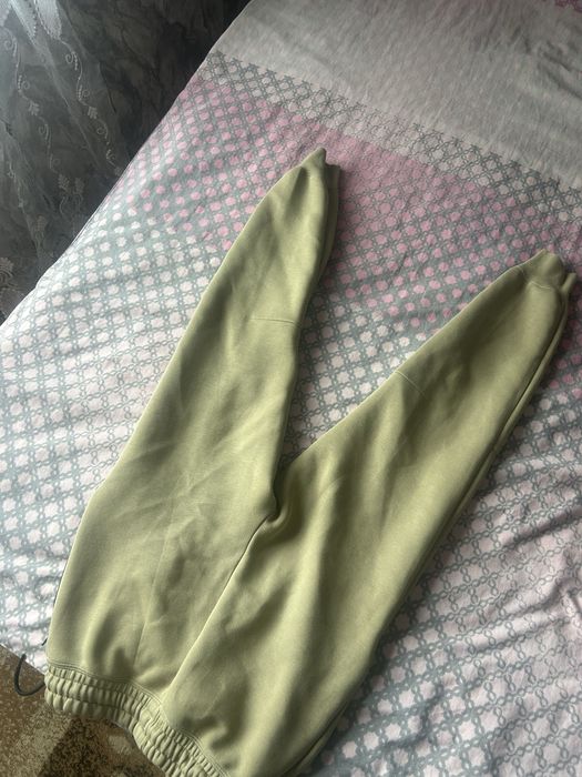 Nike tech  дамска долница размер ХS . Носена веднъж .Отлично състояние