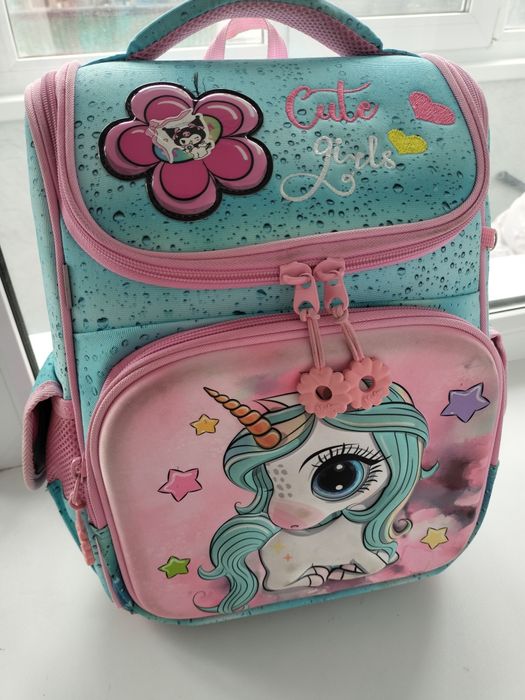 Продам портфель для девочки