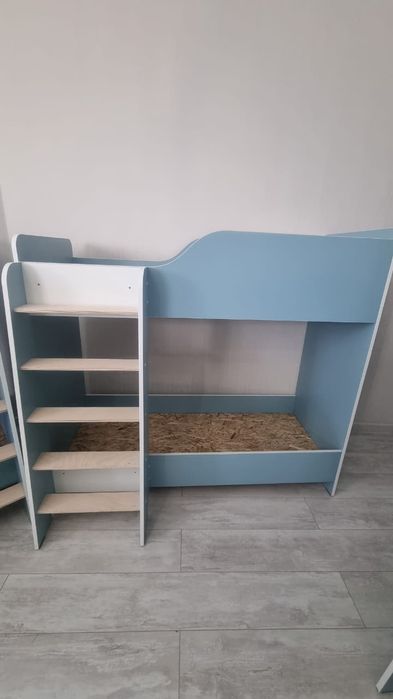 Продам детский кравать, стол