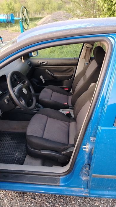 Vând VW Golf 4 , anul 2000