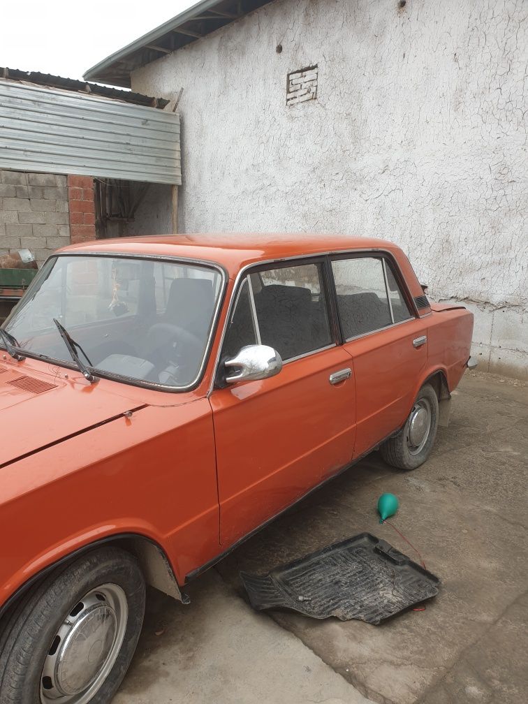 Vaz 2101 sotiladi