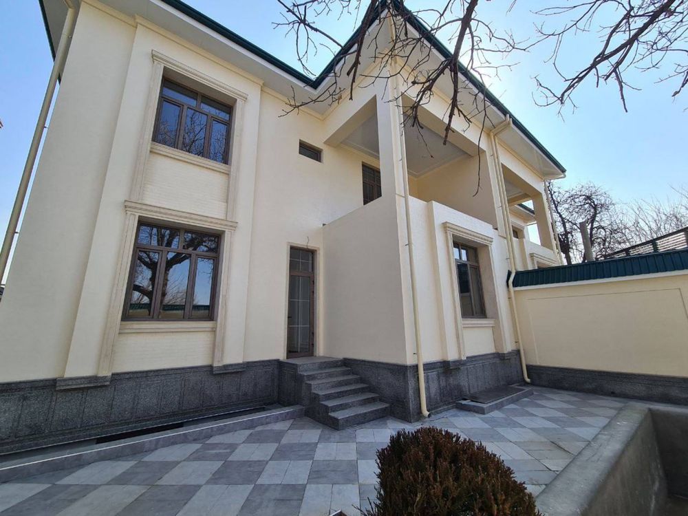 Продаётся дом Центр Луначарского на 4,5 сотках