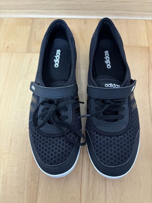 Adidasi Adidas dama marimea 41 1/3 noi