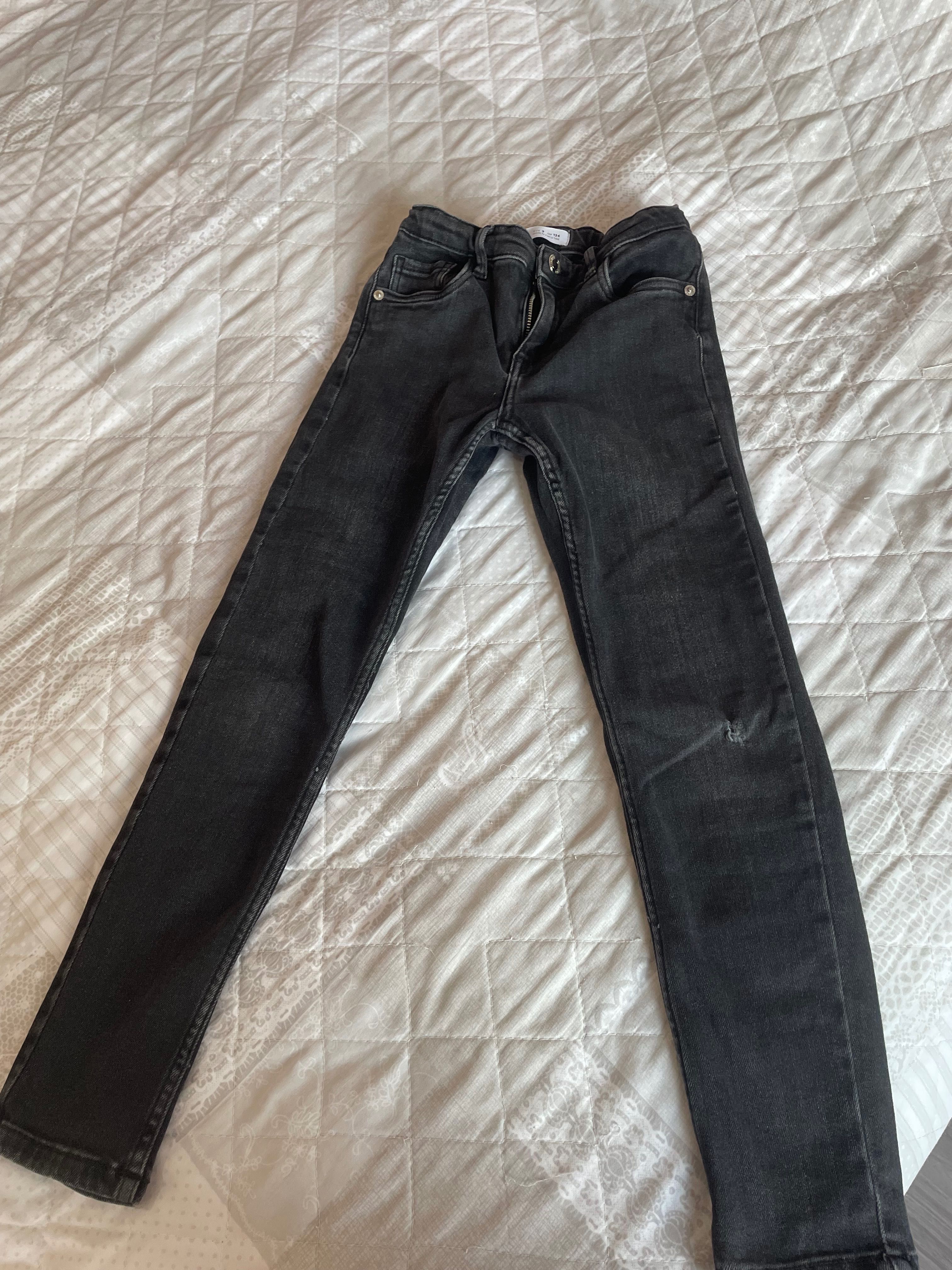 Детски дънки на Zara