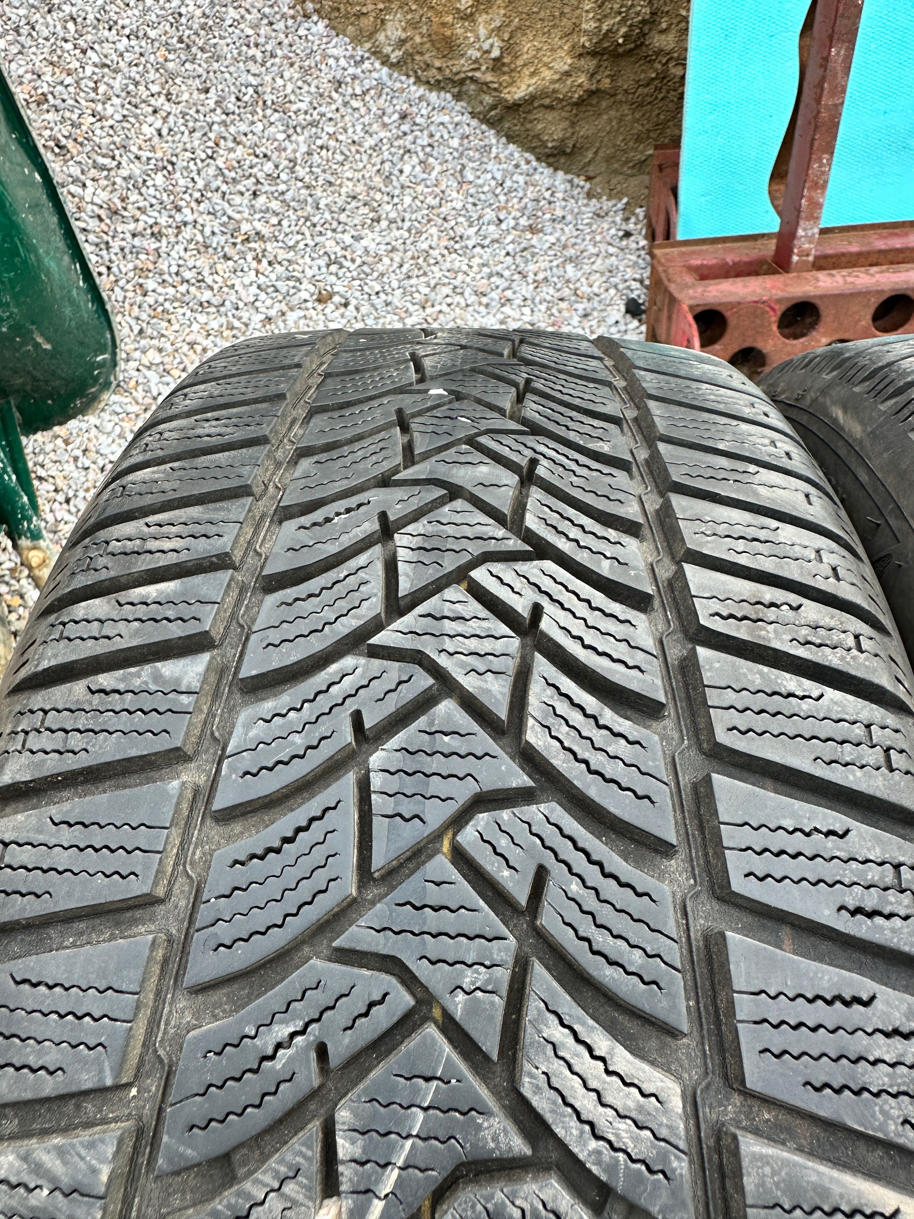 225/45/17 Dunlop
